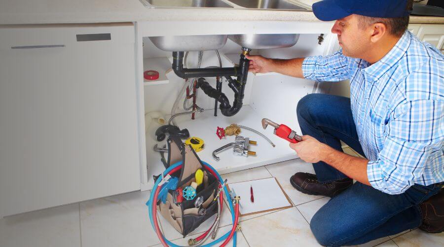 Expert burst pipe repair services in Fredonia, KY